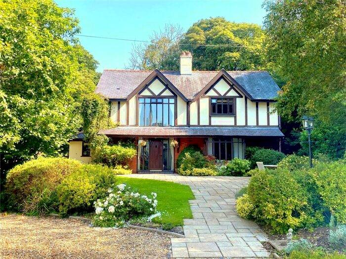 4 Bedroom Detached House For Sale In Y Felinheli, Gwynedd, LL56