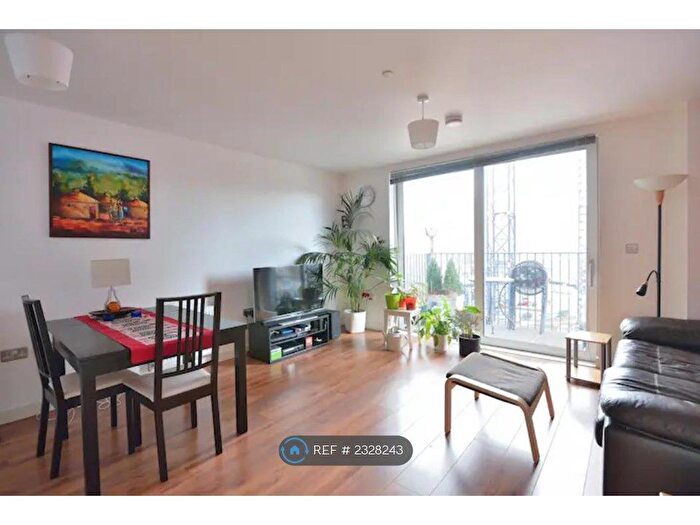 1 Bedroom Flat To Rent In Aquarelle House, London, EC1V