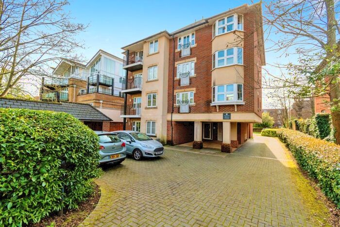 2 Bedroom Apartment To Rent In Winn Road, Southampton, SO17