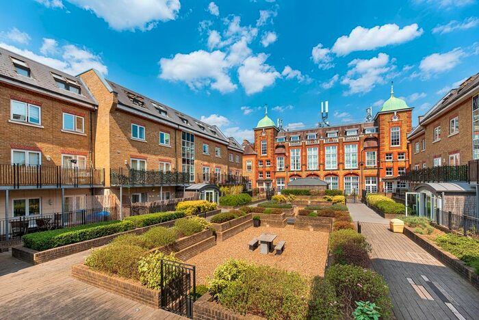 2 Bedroom Flat To Rent In Voltaire Building, Garratt Lane, SW18