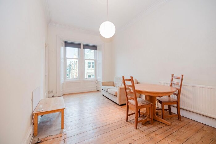 2 Bedroom Flat To Rent In Edina Place, Edinburgh, EH7