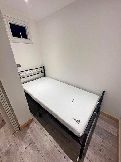 1 Bedroom Semi-Detached House To Rent In Grays Inn Road, Islington, WC1X