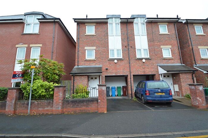 4 Bedroom House To Rent In Yew Street, Hulme, Manchester, M15