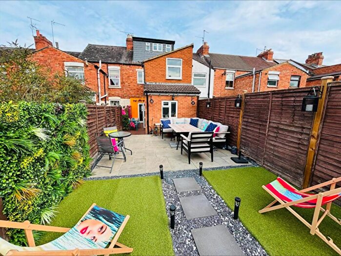 4 Bedroom Town House For Sale In Byron Street, Poets Corner, Northampton, NN2