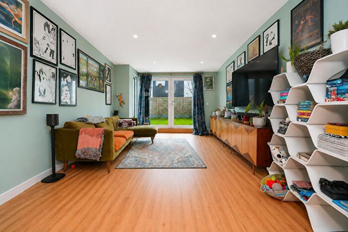 2 Bedroom Flat For Sale In Andre Street, Hackney, E8