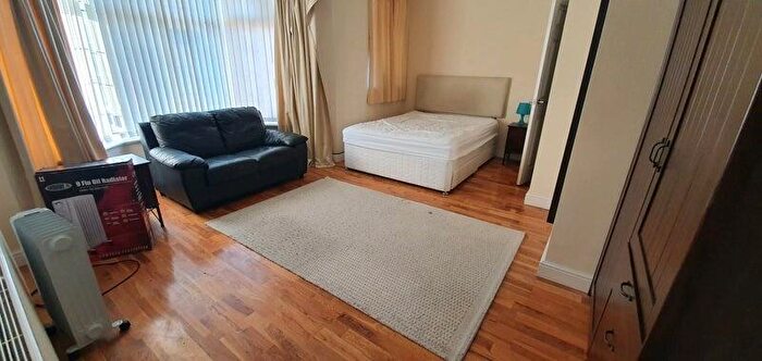 5 Bedroom House To Rent In Richmond Avenue, Manchester, M25