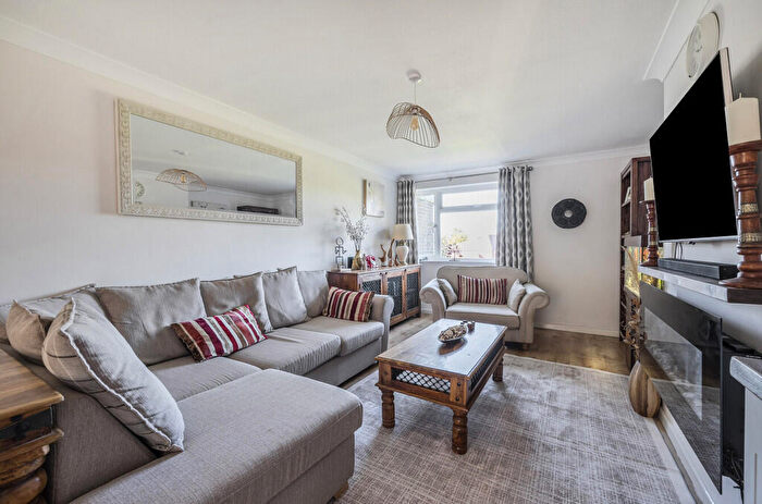 3 Bedroom Terraced House For Sale In Carpenters, Billingshurst, RH14