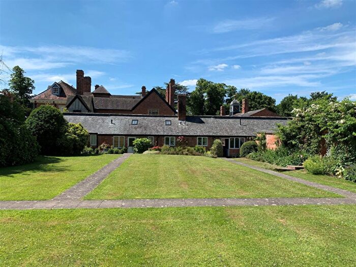 4 Bedroom Property For Sale In Clopton, Stratford-Upon-Avon, CV37