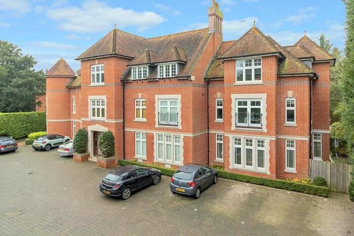 2 Bedroom Flat To Rent In New Dover Road, Canterbury, CT1