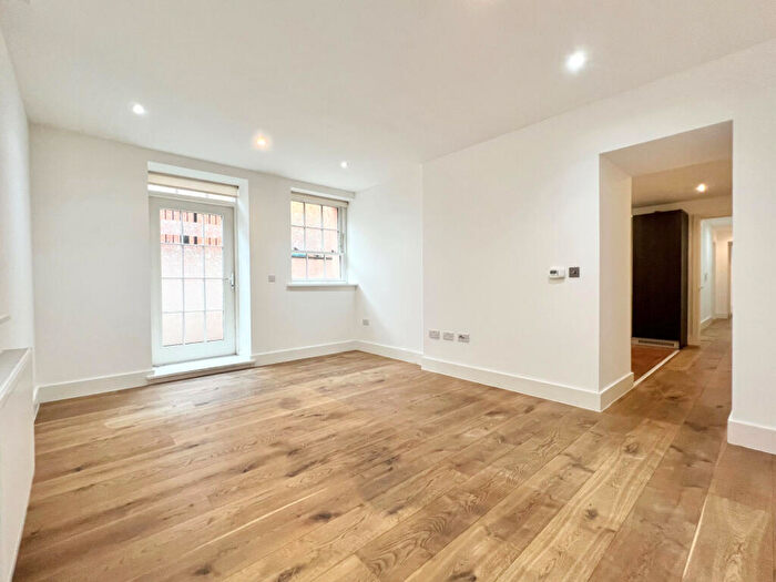 2 Bedroom Apartment To Rent In Prytaneum Court, Green Lanes, Palmers Green, N13