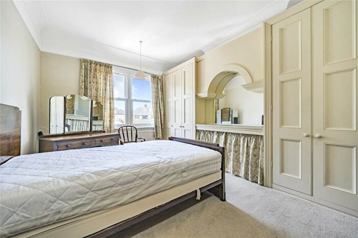 2 Bedroom Flat For Sale In Fox Lane, Palmers Green, London, N13