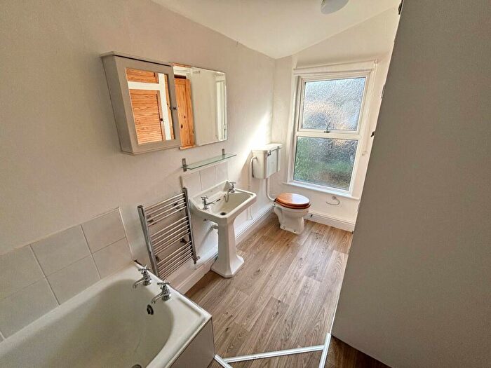 1 Bedroom Terraced House To Rent In Harrogate Road, Leeds, West Yorkshire, LS17
