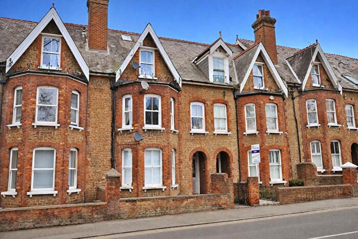 2 Bedroom Apartment To Rent In York Road, Guildford, Surrey, Surrey, GU1