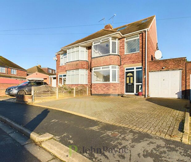 5 Bedroom Semi-Detached House To Rent In Frobisher Road, Styvechale, Coventry, CV3