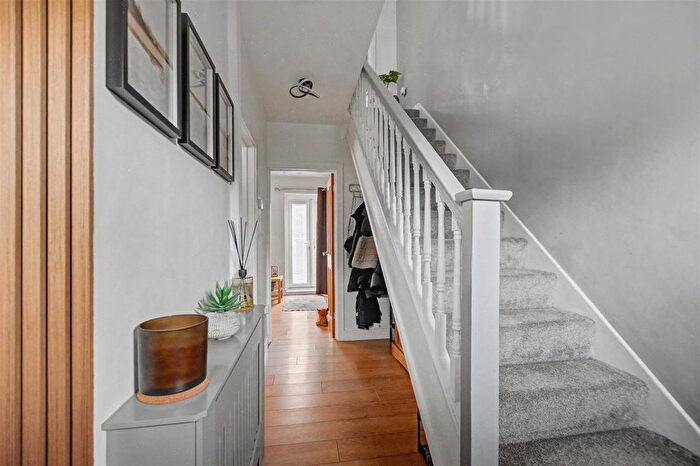 3 Bedroom Semi-Detached House For Sale In Buckminster Road, Ilkeston, DE7