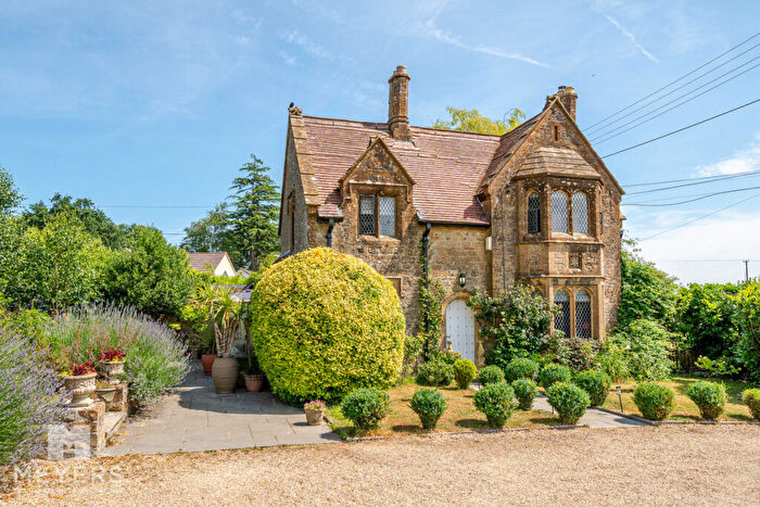 3 Bedroom Character Property For Sale In Yeovil Road, East Coker, BA22