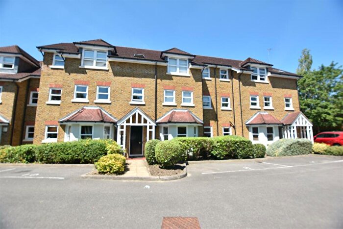 2 Bedroom Flat To Rent In Ravens Close, Surbiton, KT6