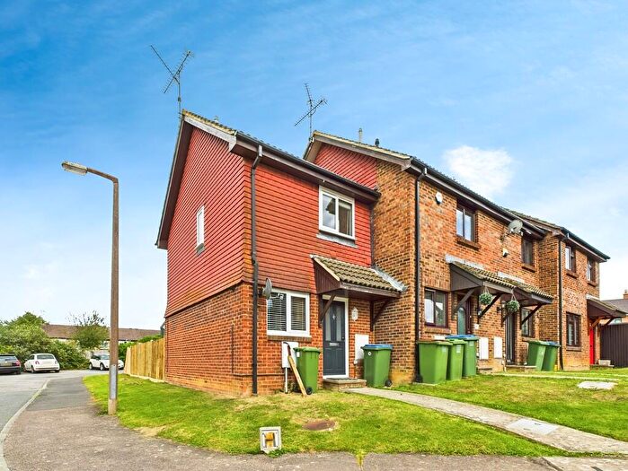 2 Bedroom End Of Terrace House To Rent In Shandys Close, Horsham, RH12