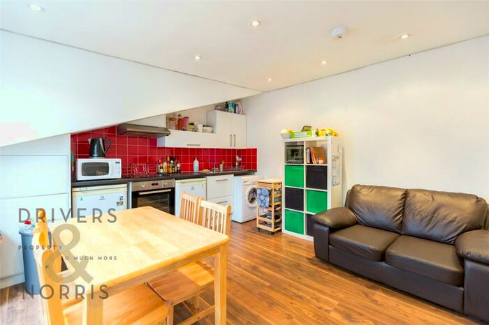 4 Bedroom Apartment To Rent In Royal College Street, Camden, London, NW1