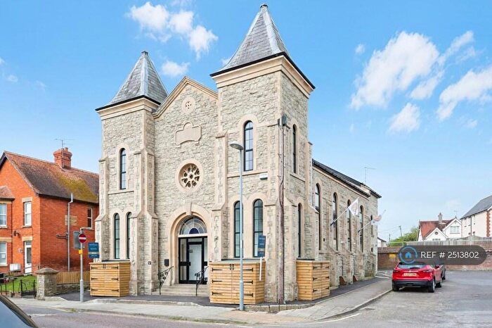 2 Bedroom Flat To Rent In Churchbury House, Gillingham, SP8