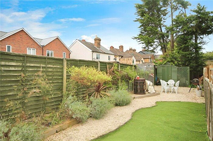 1 Bedroom Apartment To Rent In Station Road, Addlestone, Surrey, KT15