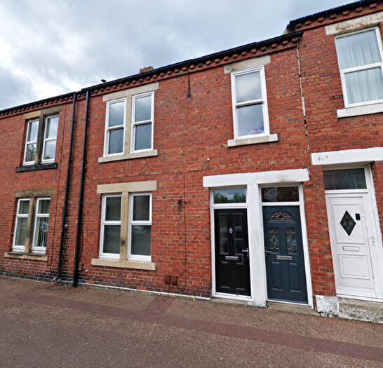 2 Bedroom Flat To Rent In South Parade, Bill Quay, Gateshead, NE10