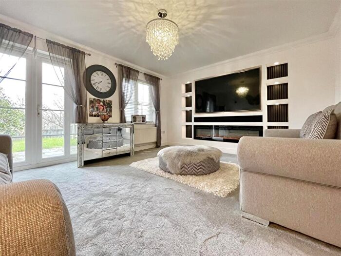 5 Bedroom House For Sale In Doulton Close, Weymouth, DT4