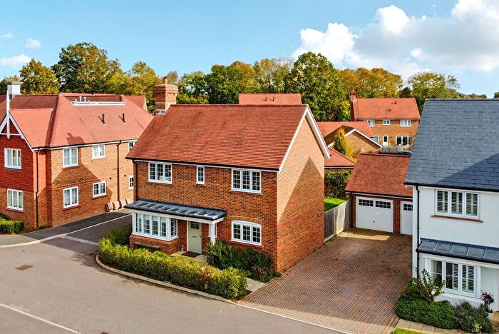 3 Bedroom Detached House For Sale In Sycamore Road, Cranleigh, GU6