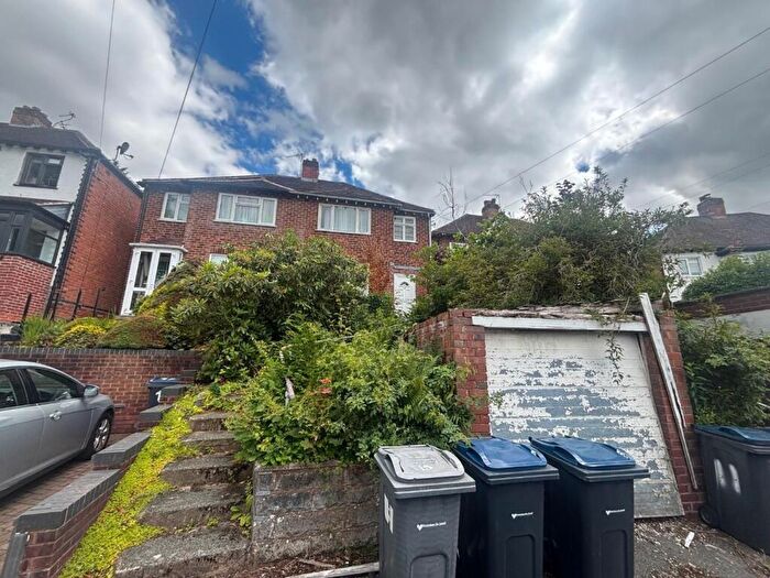 3 Bedroom Semi-Detached House For Sale In Metfield Croft, Birmingham, B17