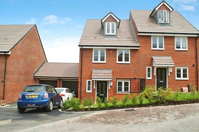 3 Bedroom Town House To Rent In Garrett Close, Havant, PO9