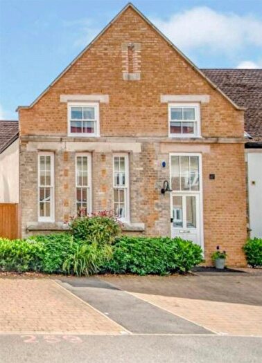 2 Bedroom End Of Terrace House For Sale In Jepson Drive, Stone, Dartford, DA2