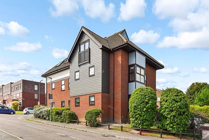 2 Bedroom Flat To Rent In Beatrice Court, Buckhurst Hill, IG9