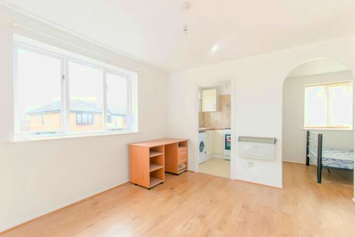 1 Bedroom Flat For Sale In Alan Hocken Way, Plaistow, London, E15