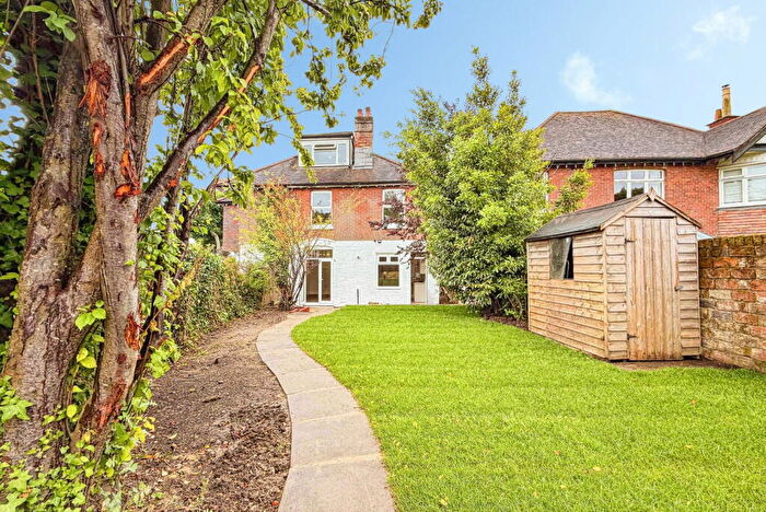 4 Bedroom Semi-Detached House To Rent In Leigh Road, Highfield, Southampton, SO17