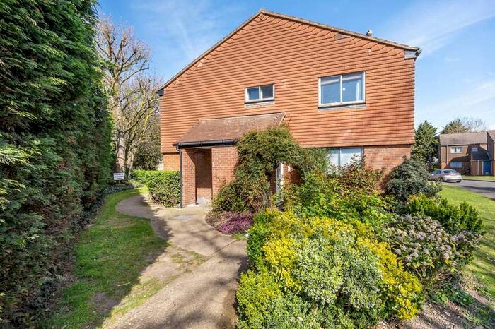 2 Bedroom Flat To Rent In Cranston Close, Hounslow, TW3