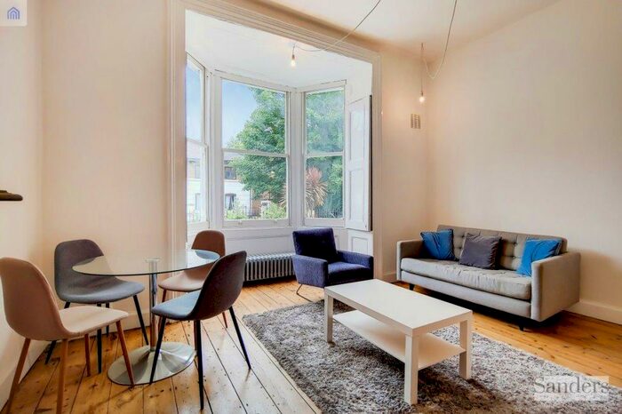 1 Bedroom Flat To Rent In Massie Road, Hackney, London, E8