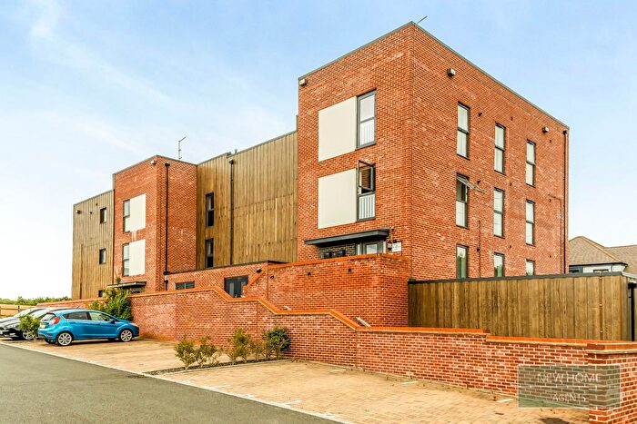 1 Bedroom Flat For Sale In Heath Wood Drive, Maidstone, ME14