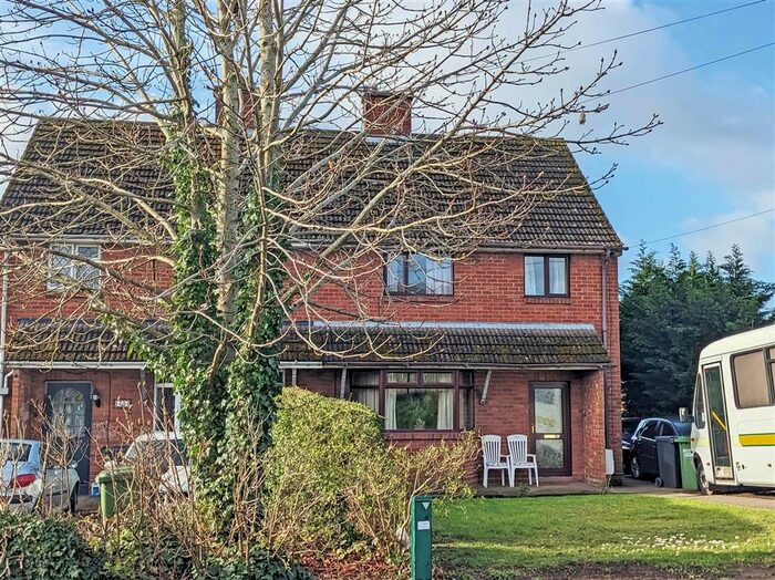 3 Bedroom Semi-Detached House For Sale In Crundalls Lane, Bewdley, DY12