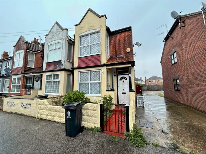 3 Bedroom End Of Terrace House To Rent In Harrow Road, Clacton-On-Sea, CO15