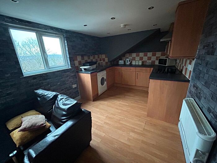 1 Bedroom Flat To Rent In Flat, Cemetery Road, LS11