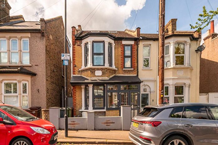 5 Bedroom Terraced House For Sale In St Johns Road, Walthamstow, London, E17