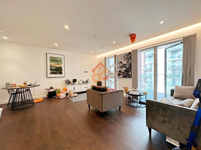 2 Bedroom Flat To Rent In Denver Building, Malthouse Road, London, SW11