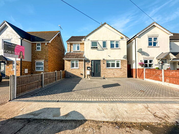 5 Bedroom Detached House For Sale In Grosvenor Road, Orsett, RM16