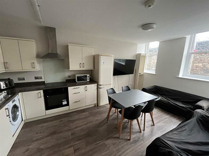 4 Bedroom Private Hall To Rent In Flat, Pitt Street, Lancaster, LA1