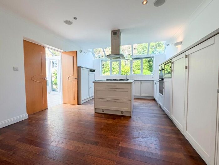 4 Bedroom Detached House For Sale In Down Road, Alveston, BS35