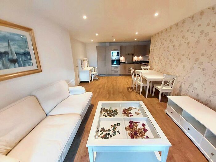 2 Bedroom Flat To Rent In Bessemer Place, London, SE10