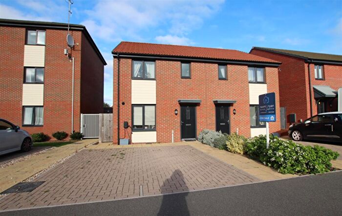 3 Bedroom Semi-Detached House For Sale In Fortibus Road, Exeter, EX2