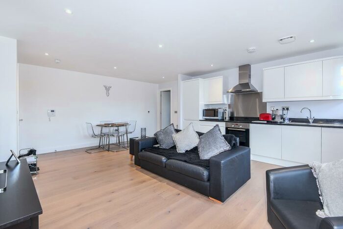 2 Bedroom Apartment To Rent In Finchampstead Road, Wokingham, RG40