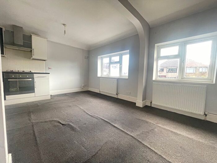 1 Bedroom Flat To Rent In Gubbins Lane, Romford, RM3