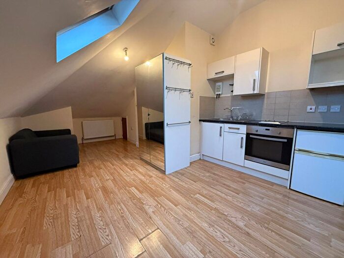 Studio To Rent In Angell Road, London, SW9